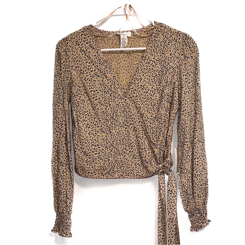 Woman’s Small Cheetah Japna Top NWT
